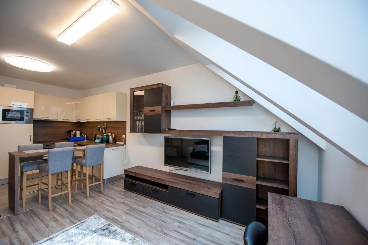Zsuka Apartman Free Parking Pécs Zewnętrze zdjęcie